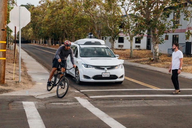 Waymo 员工揭秘公司成长史：“虚实”结合成就行业领军厂商