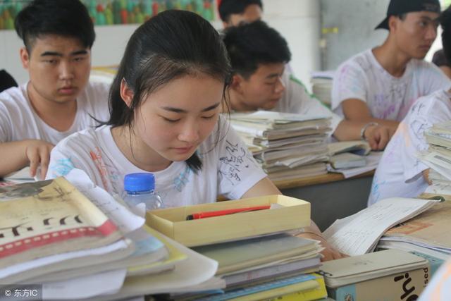 985大学最受欢迎的4个专业，就业方向明确，三本