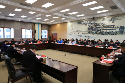 崔永庆出席“人才引领发展”高层次人才座谈会